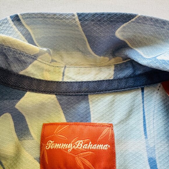 Tommy Bahama Shirt Mens Large Blue White Silk Floral Hawaiian Button-Up Casual - Picture 6 of 11